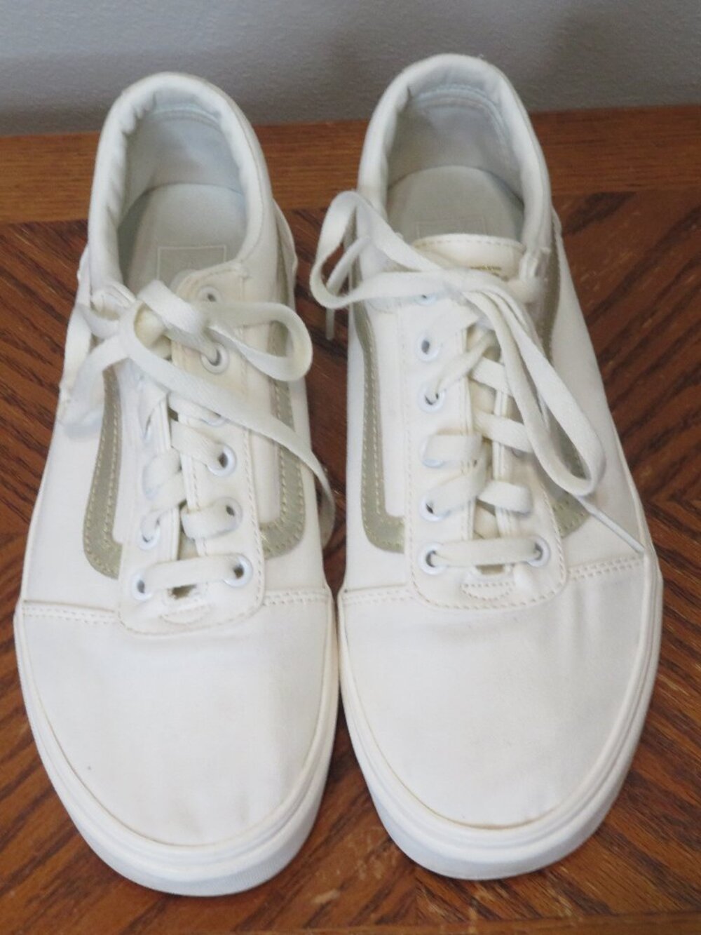 Van's Ward Women's White Skate Shoes Size 10